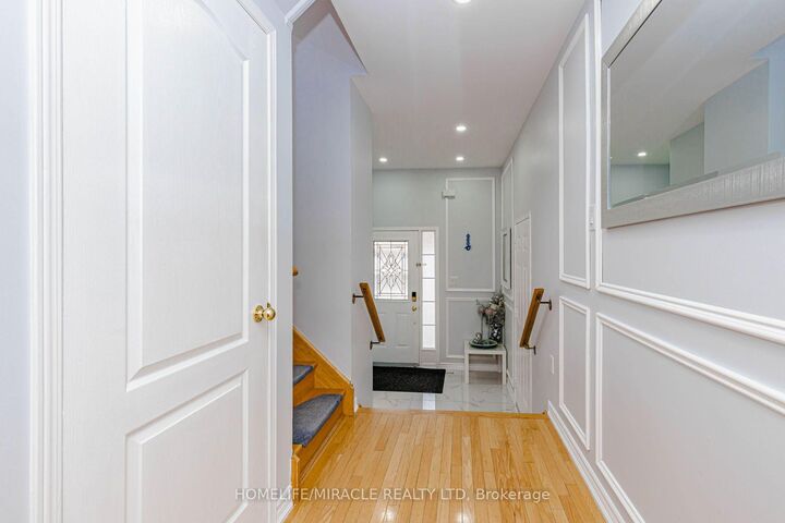 Property Photo: 60 Bushmill Circle ON L7A 0K8
