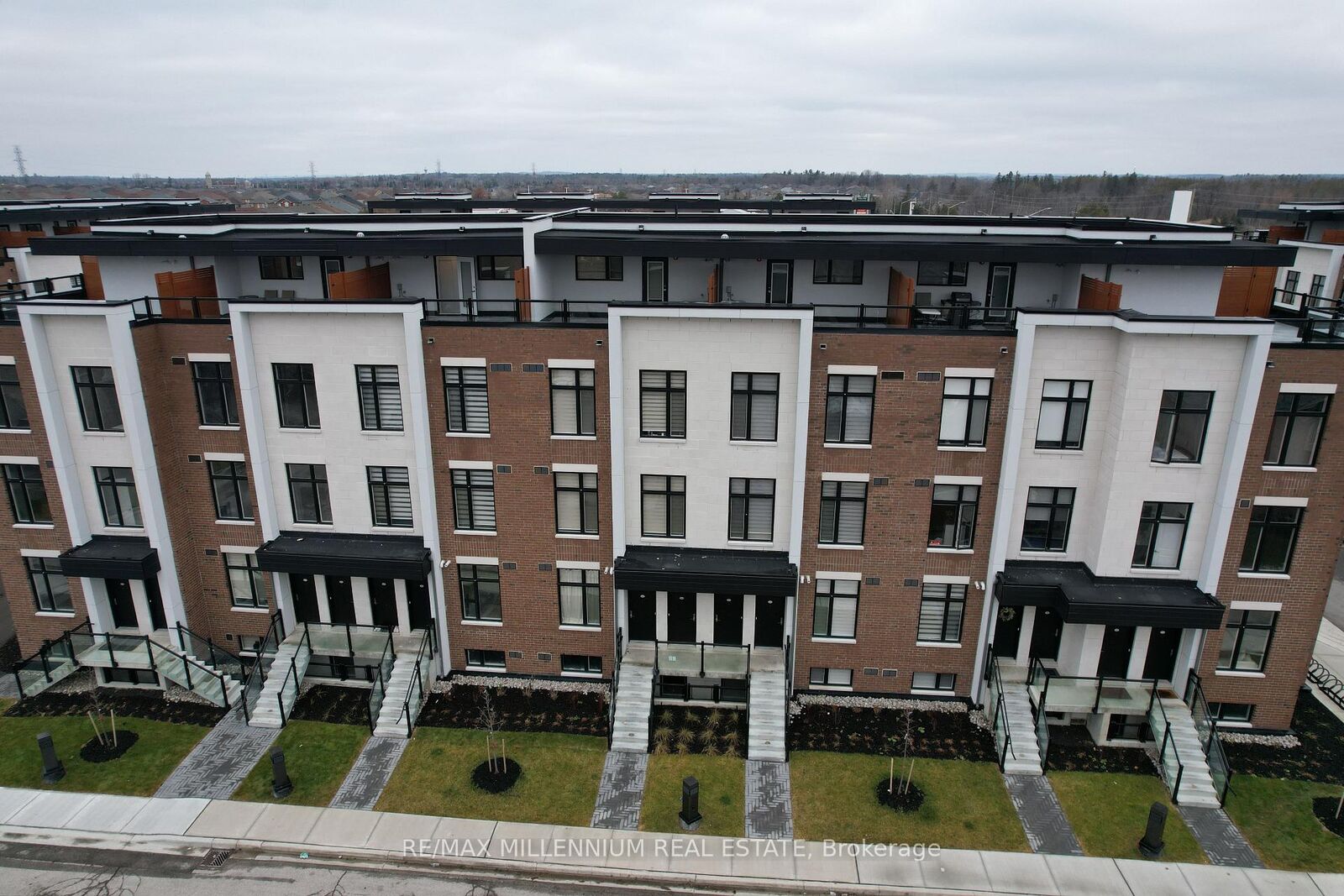 Property Photo:  9560 Islington Avenue U221  ON L4K 2L5 