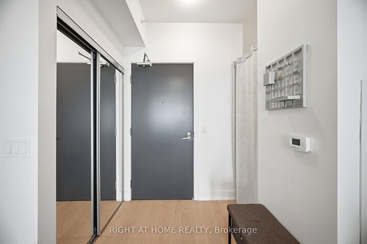Property Photo:  2908 Highway 7 Road 1704  ON L4K 0K5 