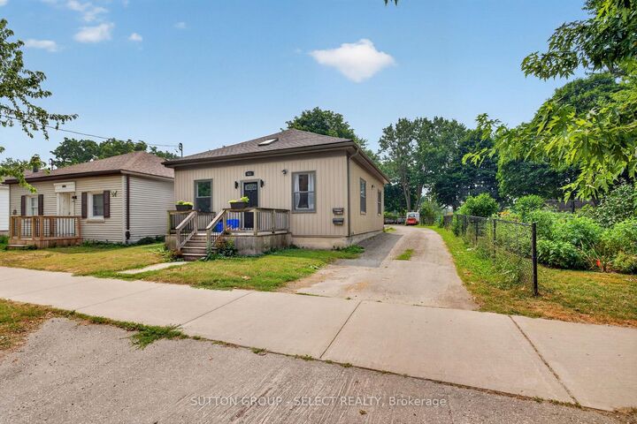 Property Photo: 431 South Street ON N6B 1C1
