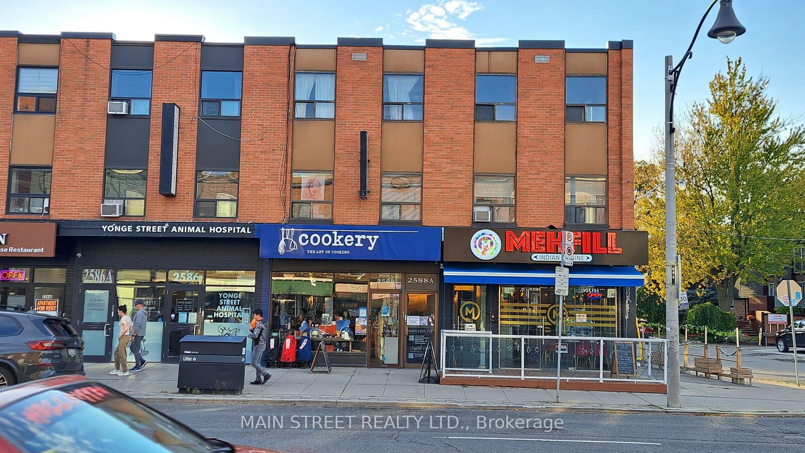 Property Photo:  2588A Yonge Street 4  ON M4P 2J3 