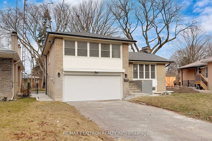Property Photo:  6 Deering Crescent  ON M2M 2A3 