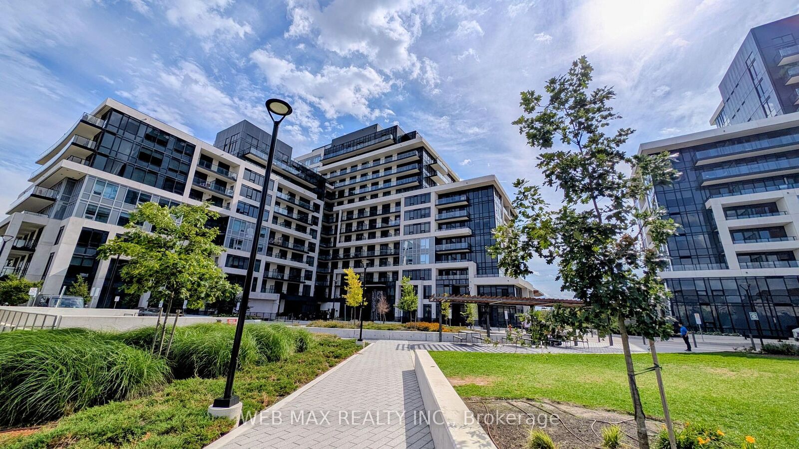 Property Photo:  3200 William Coltson Avenue 406  ON L6H 7W6 