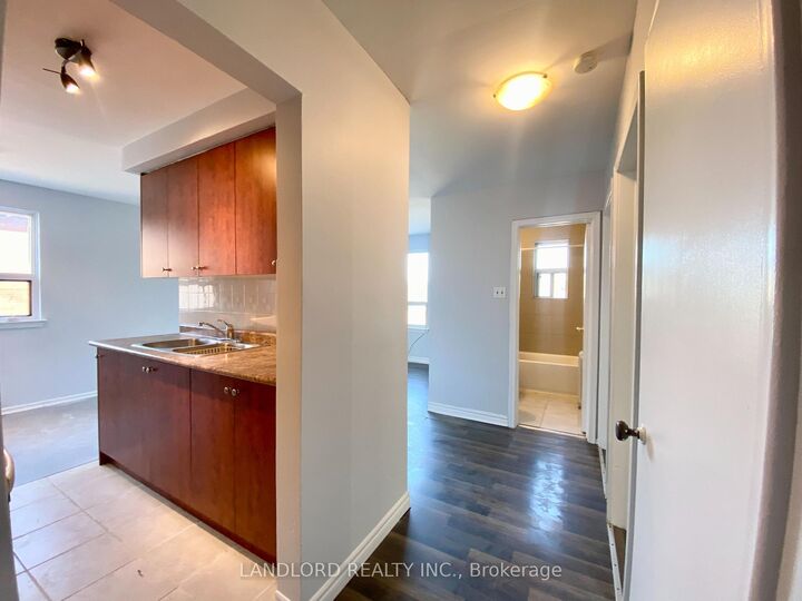 Property Photo:  127 Scarlett Road 4  ON M6N 4K6 