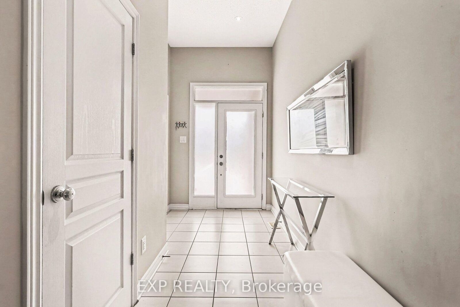 Property Photo:  253 Shinleaf Crescent  ON K1W 0J2 