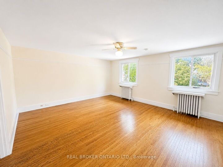 Property Photo: 45 Fairleigh Crescent #2 ON L8M 2L1