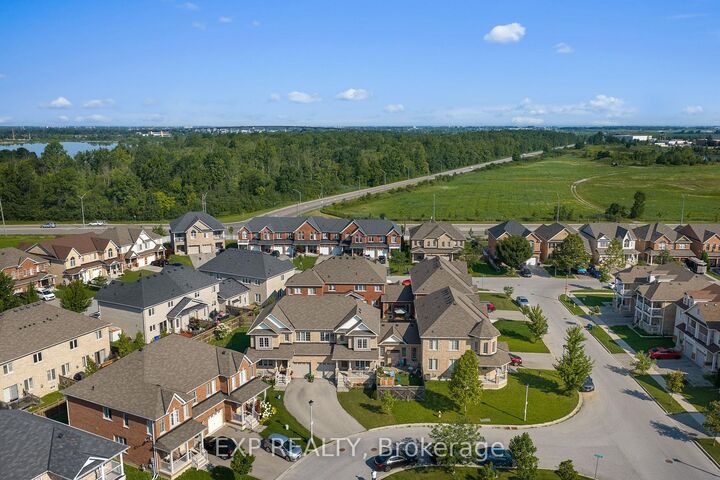 2 Durham Way — photo 1