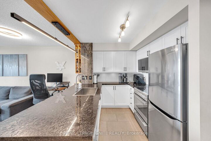 Property Photo:  50 Lynn Williams Street 1907  ON M6K 3R9 