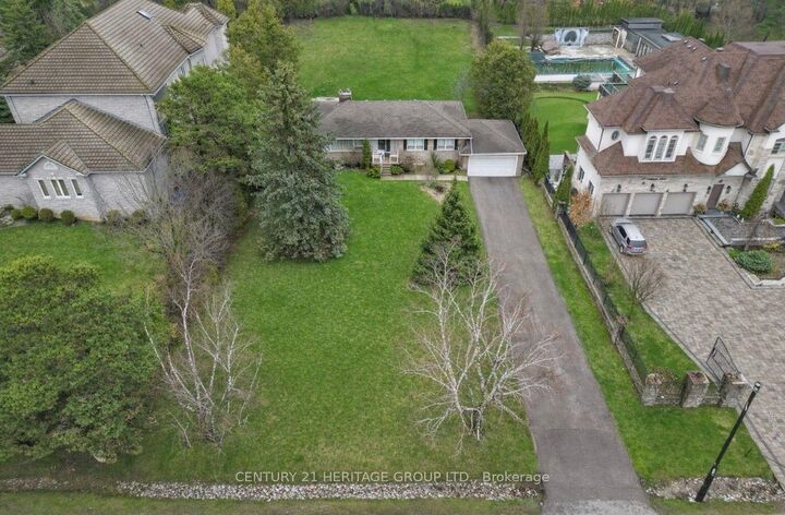 Property Photo: 19 Oakbank Road ON L4J 2B8