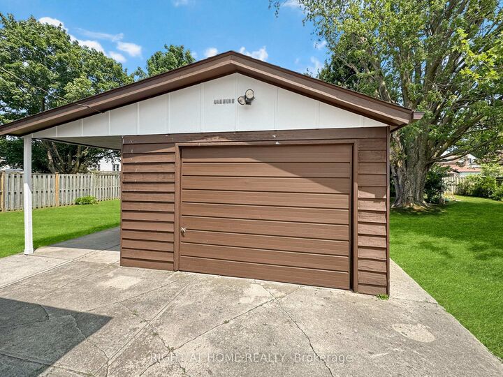Property Photo: 326 Avondale Road ON N5W 5B3