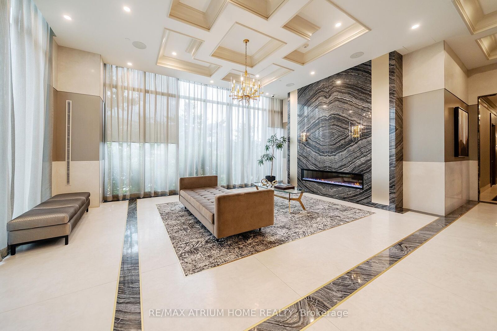 Property Photo:  10 Gatineau Drive 1004  ON L4J 0L2 