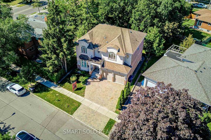 6 Brill Crescent — photo 1
