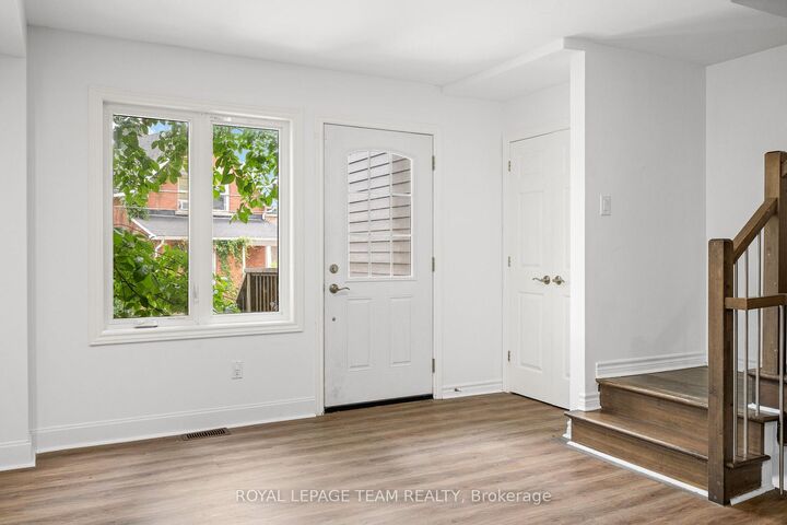 Property Photo:  253 Deschamps Avenue  ON K1L 5Z2 