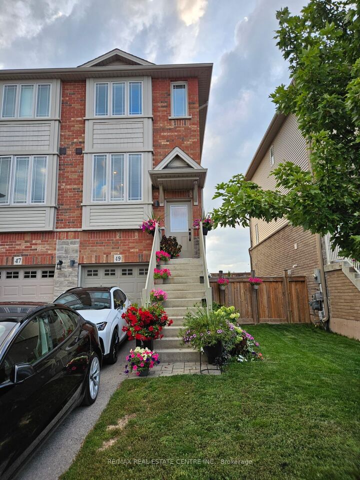 49 Edenrock Drive — photo 1