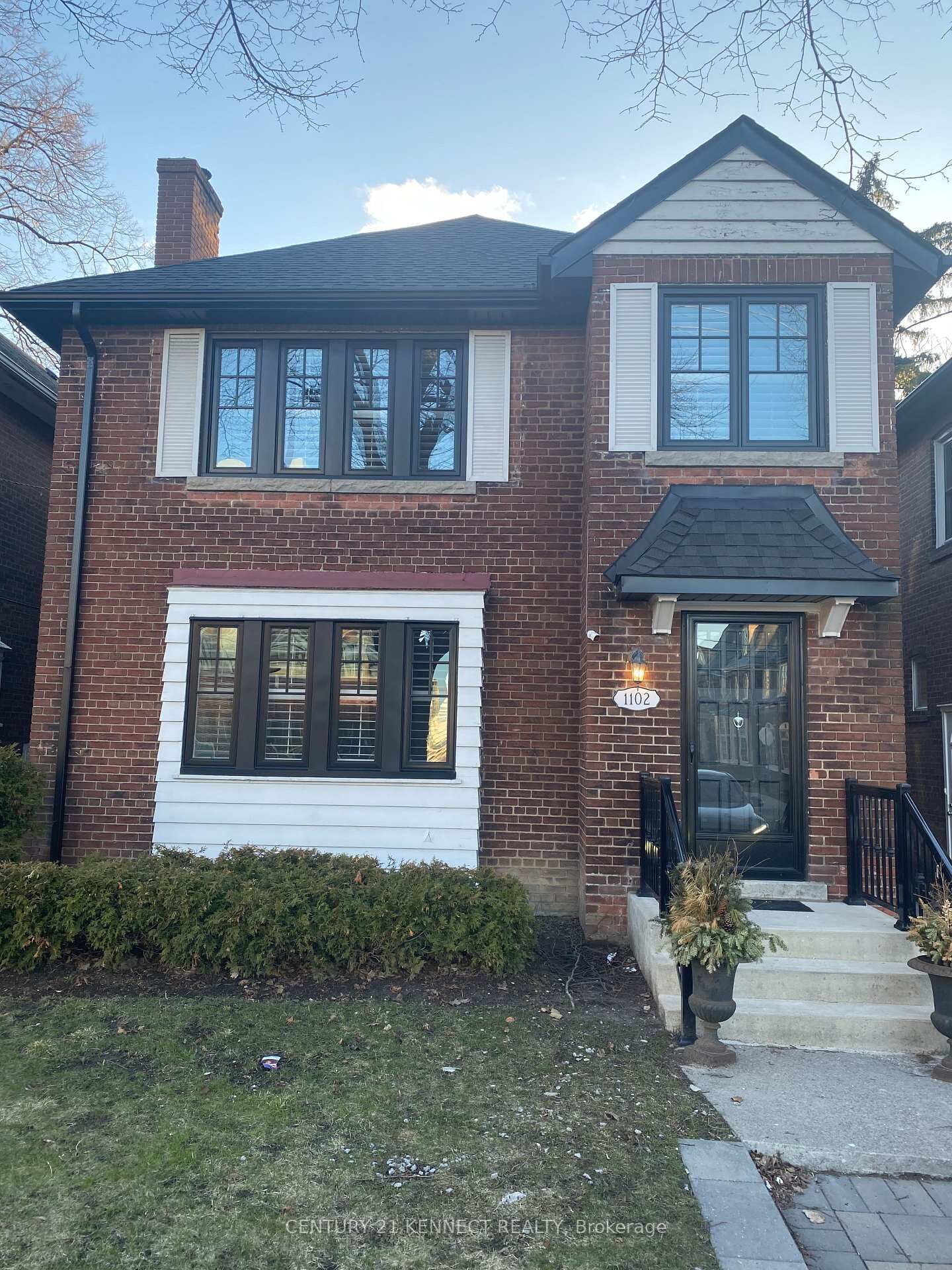 Property Photo:  1102 Avenue Road Upper  ON M5N 2E3 