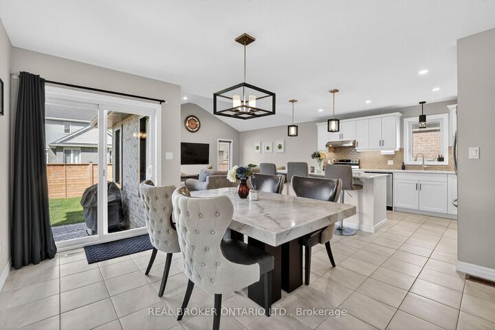 Property Photo: 48 Curren Crescent ON N4G 0J3