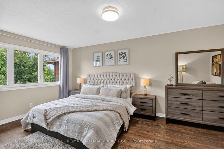 Property Photo: 185 Knudson Drive ON K2K 2C3