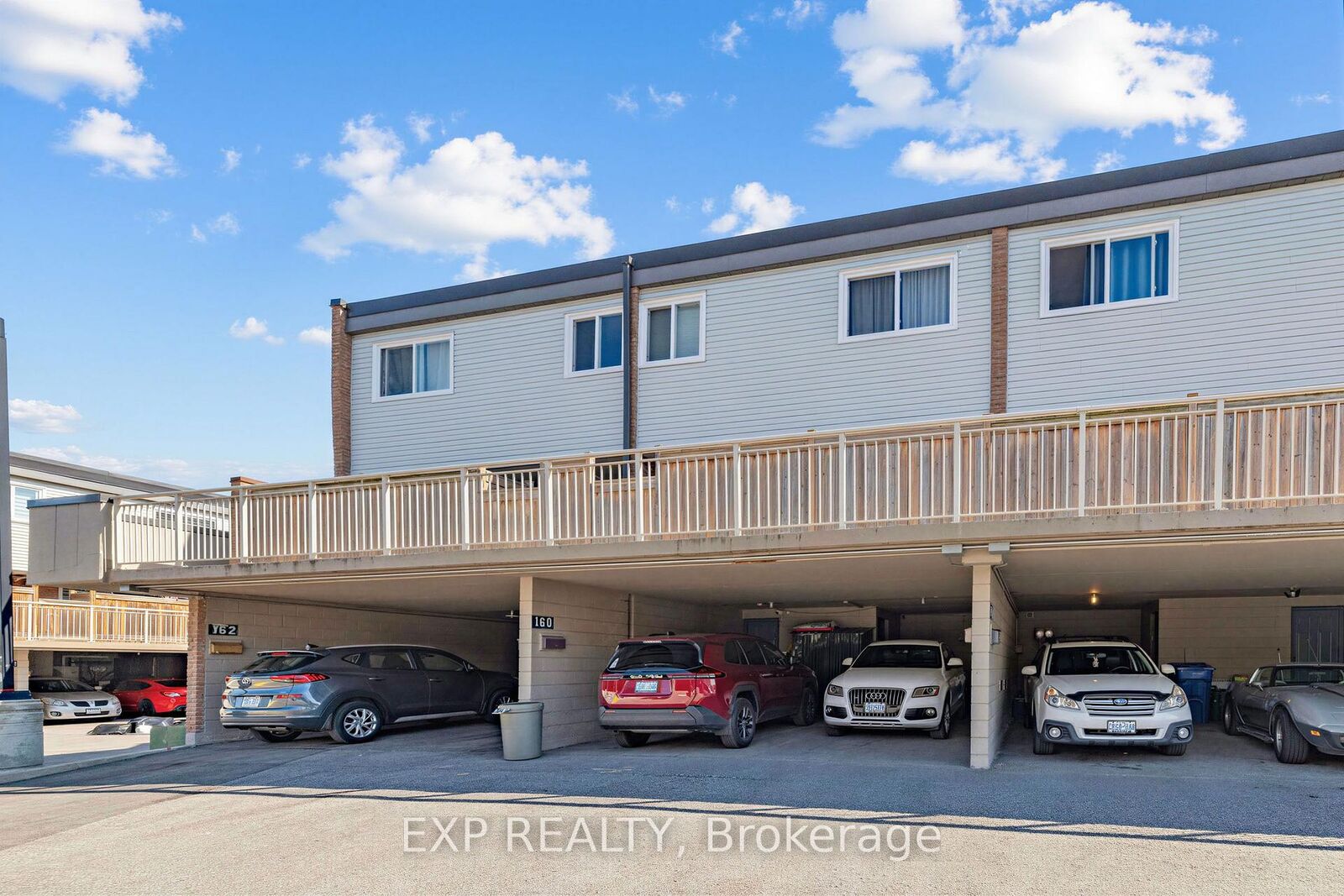 Property Photo: 158 Milestone Crescent 58 ON L4G 3M2