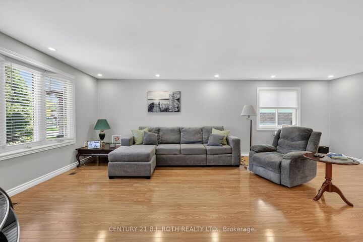 Property Photo:  6 Ford Street  ON L4N 5X2 