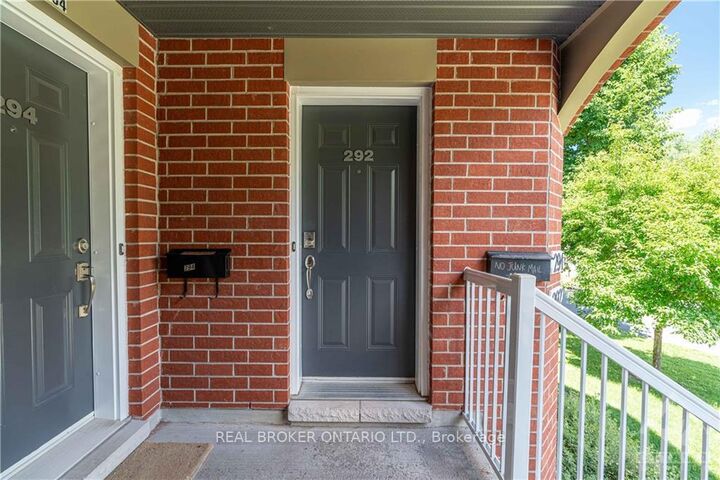 Property Photo: 292 London Terrace ON K1K 2W2