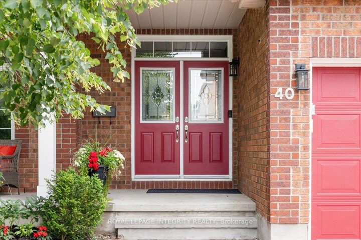Property Photo: 40 Bon Echo Crescent ON K2M 2W6