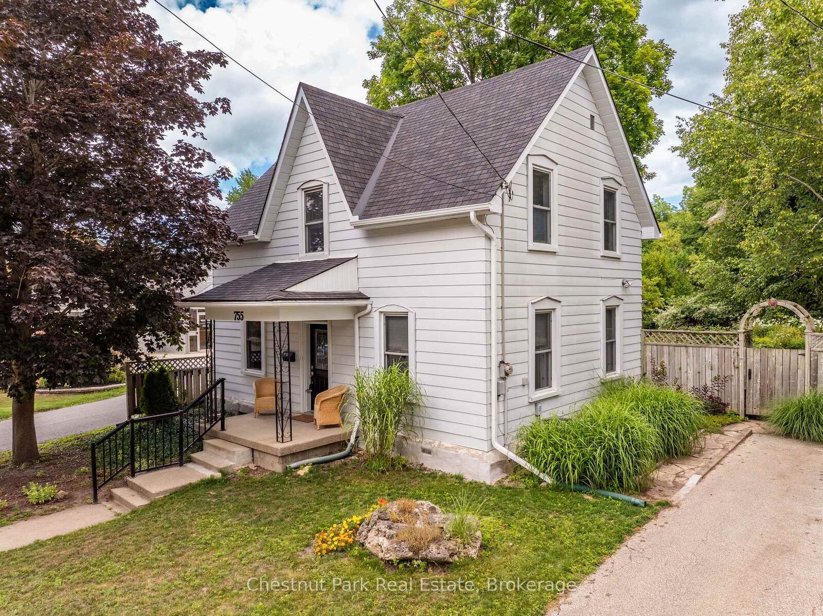Property Photo:  755 4th Avenue E  ON N4K 2N5 