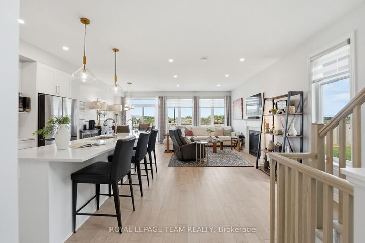 Property Photo: 715 Maverick Crescent ON K2S 2X1
