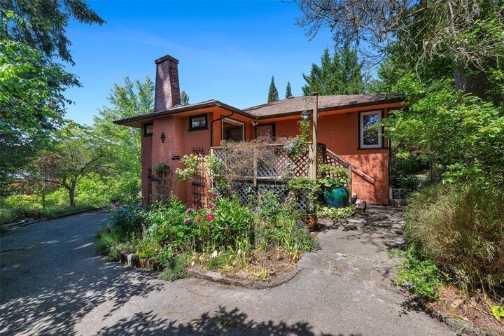 Property Photo: 6182 Grieve Rd BC V9L 2H1