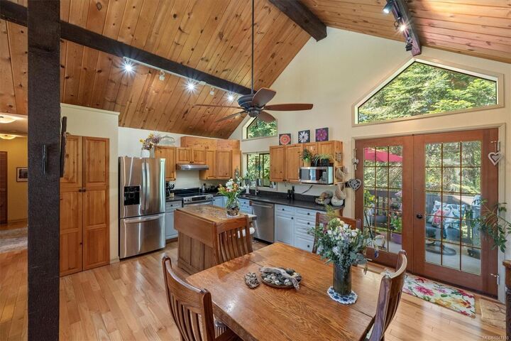 Property Photo: 1456 Hurford Ave BC V9N 6X3