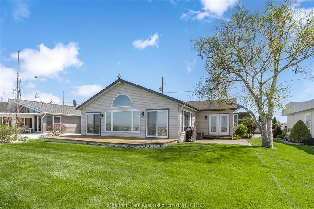 Property Photo: 19060 Peninsula Street ON N0P 2L0