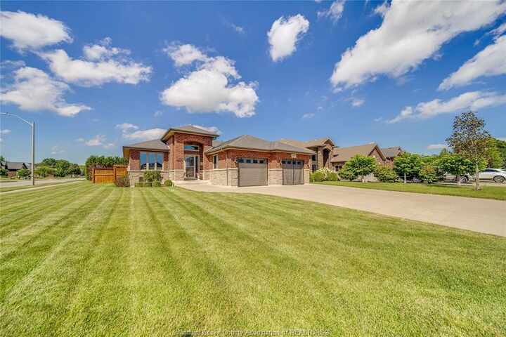 Property Photo: 35 Marshwoods Boulevard ON N9Y 0A7