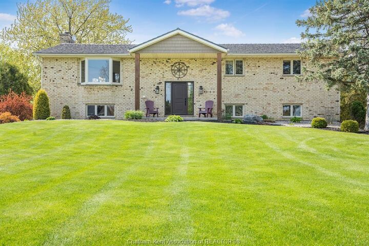 Property Photo: 10609 Lakeview Drive ON N7M 5J3