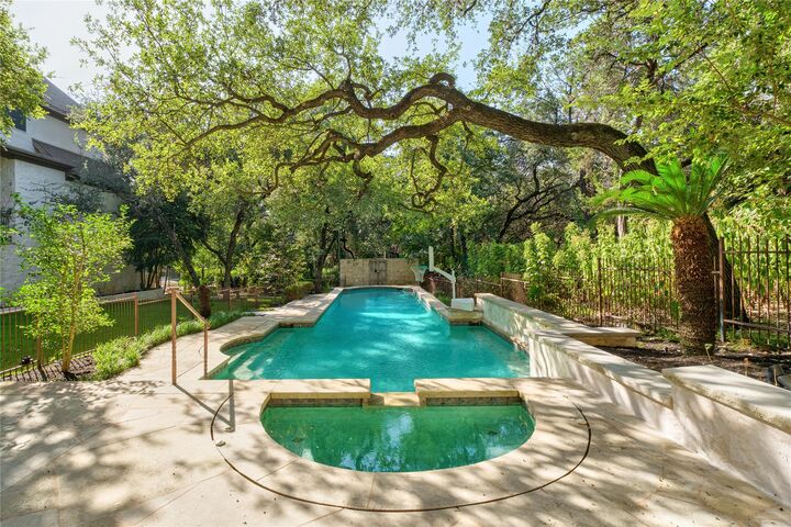 Property Photo:  2900 Meandering River Court  TX 78746 