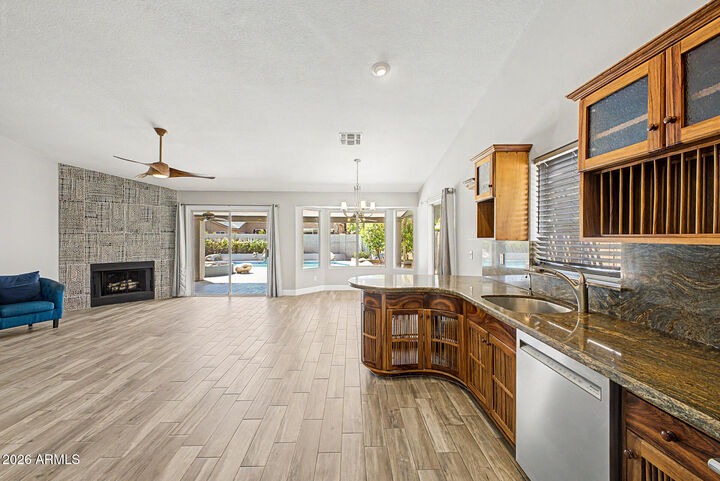 Property Photo: 9139 W Paradise Lane AZ 85382