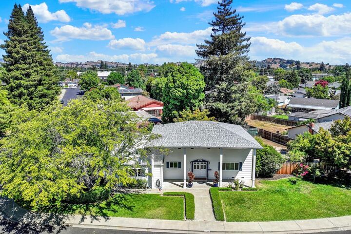 Property Photo:  560 Werner Way  CA 95688 