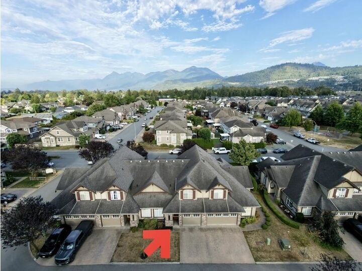 Property Photo:  6577 Southdowne Place 3  BC V2R 0H4 
