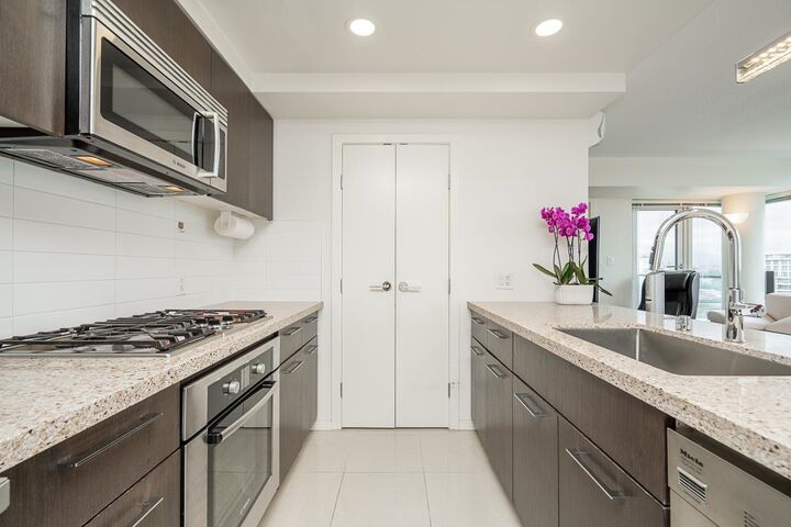 Property Photo: 7988 Ackroyd Road 1607 BC V6X 0K6