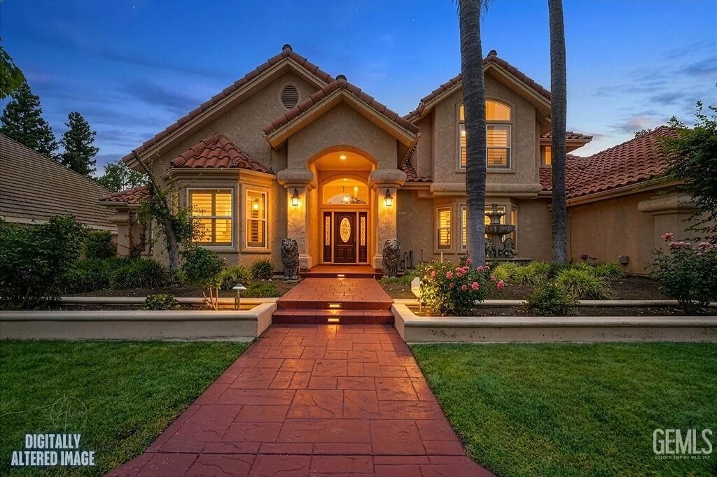 Property Photo:  10111 N Spanish Bay Drive  CA 93720 