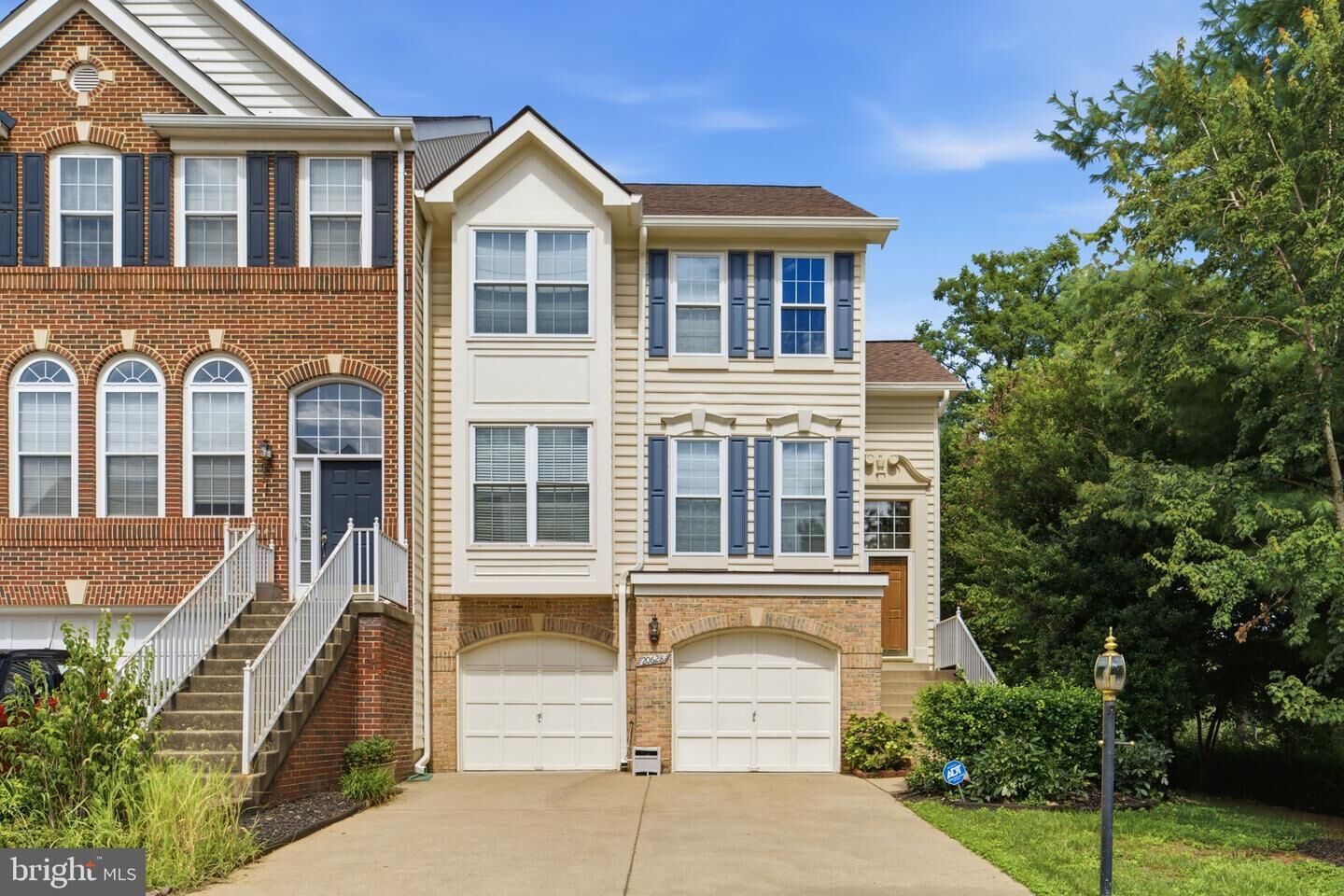 Property Photo:  20628 Glenmere Square  VA 20165 