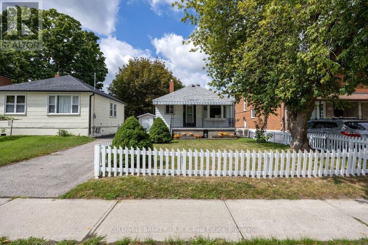 Property Photo: 162 Magnolia Avenue ON M1K 3K8