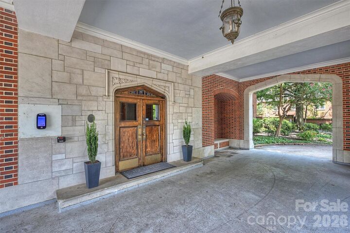 Property Photo:  301 W 10th Street 308  NC 28202 