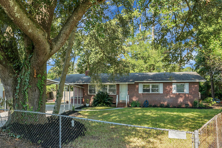 Property Photo:  1139 San Juan Avenue  SC 29407 