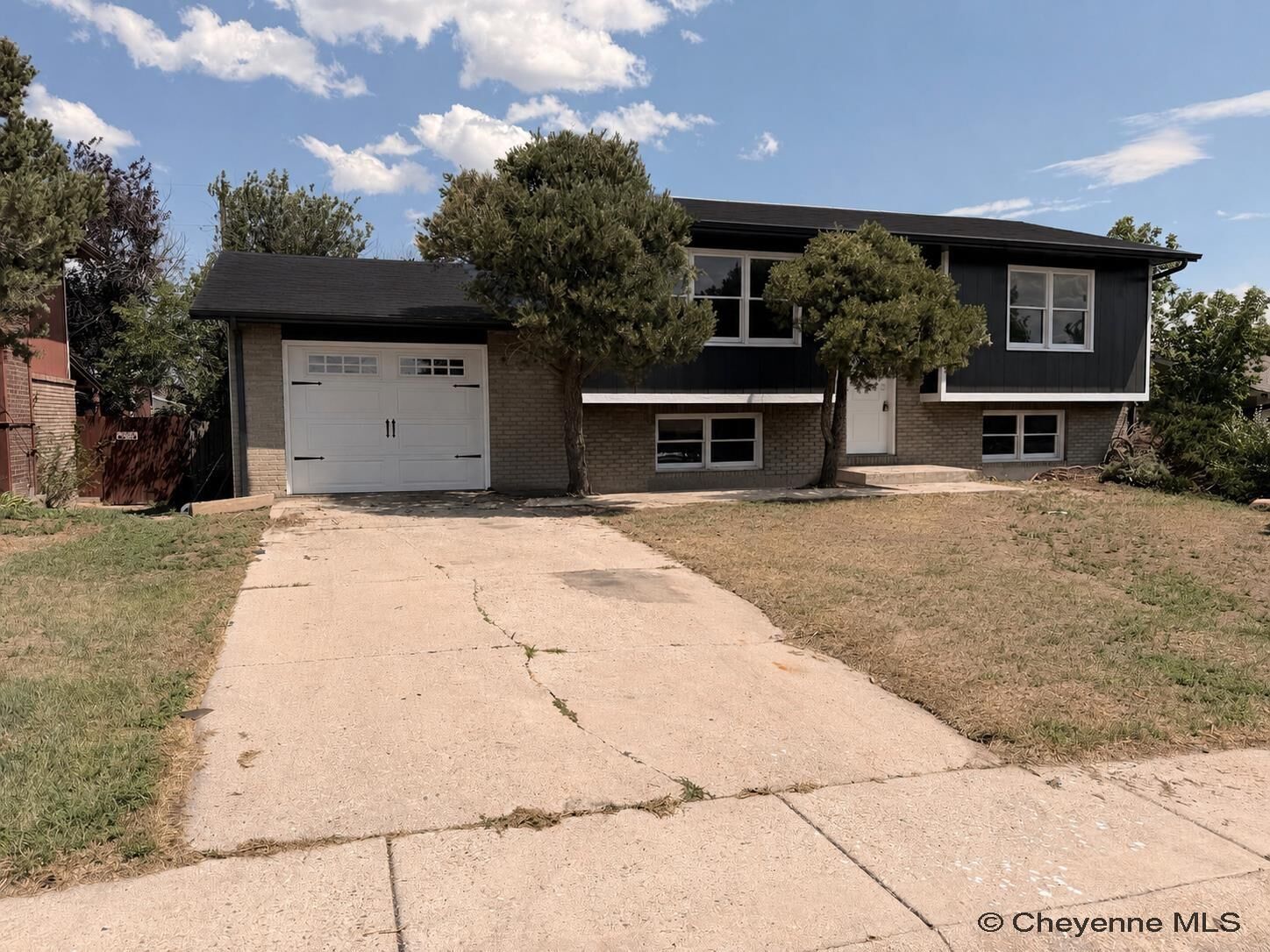 Property Photo: 1601 Columbine Ct WY 82001