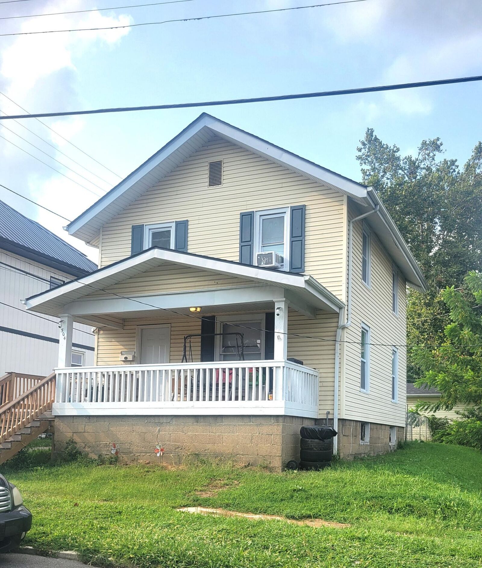 Property Photo:  504 Clarendon Street  OH 43055 
