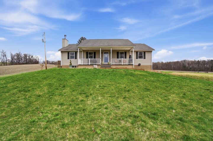Property Photo: 4190 Township Road 143 NE OH 43783