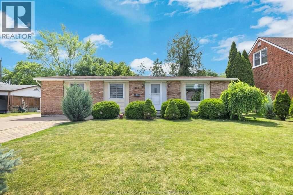 Property Photo:  1045 Reedmere Road  ON N8S 2L9 