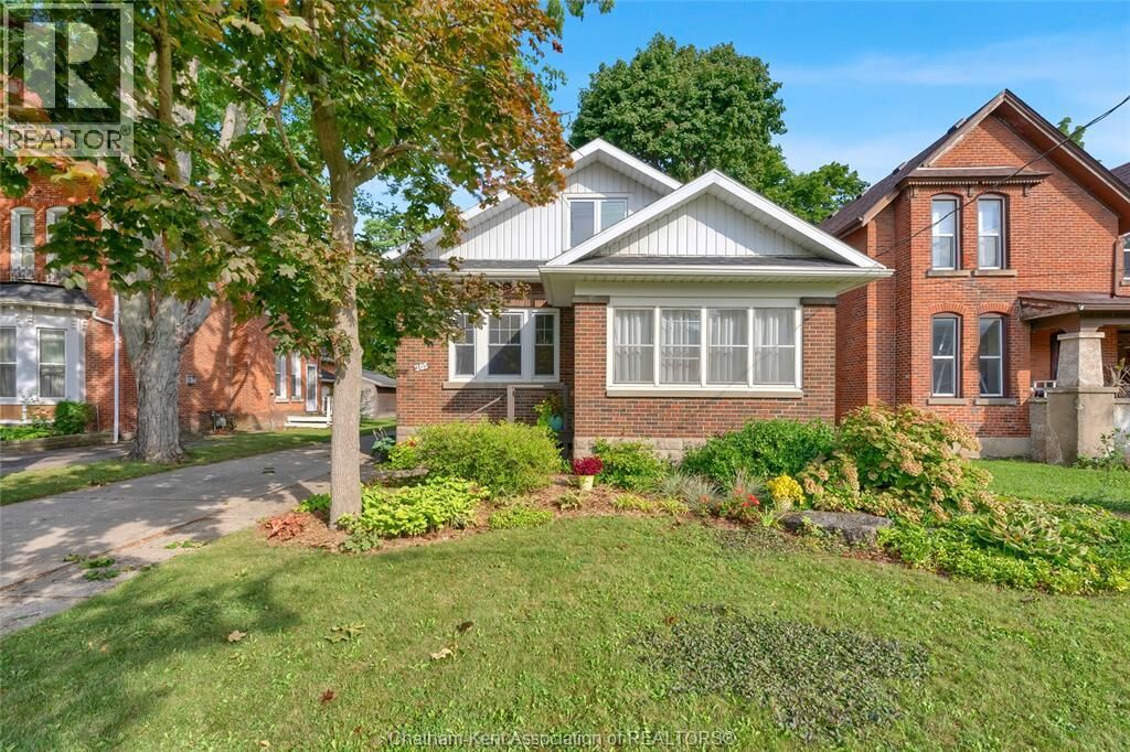 Property Photo:  203 Talbot Street East  ON N0P 1A0 