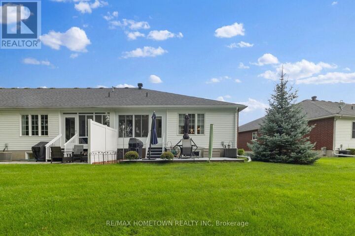 Property Photo: 141 Steacy Gardens ON K6V 7A6