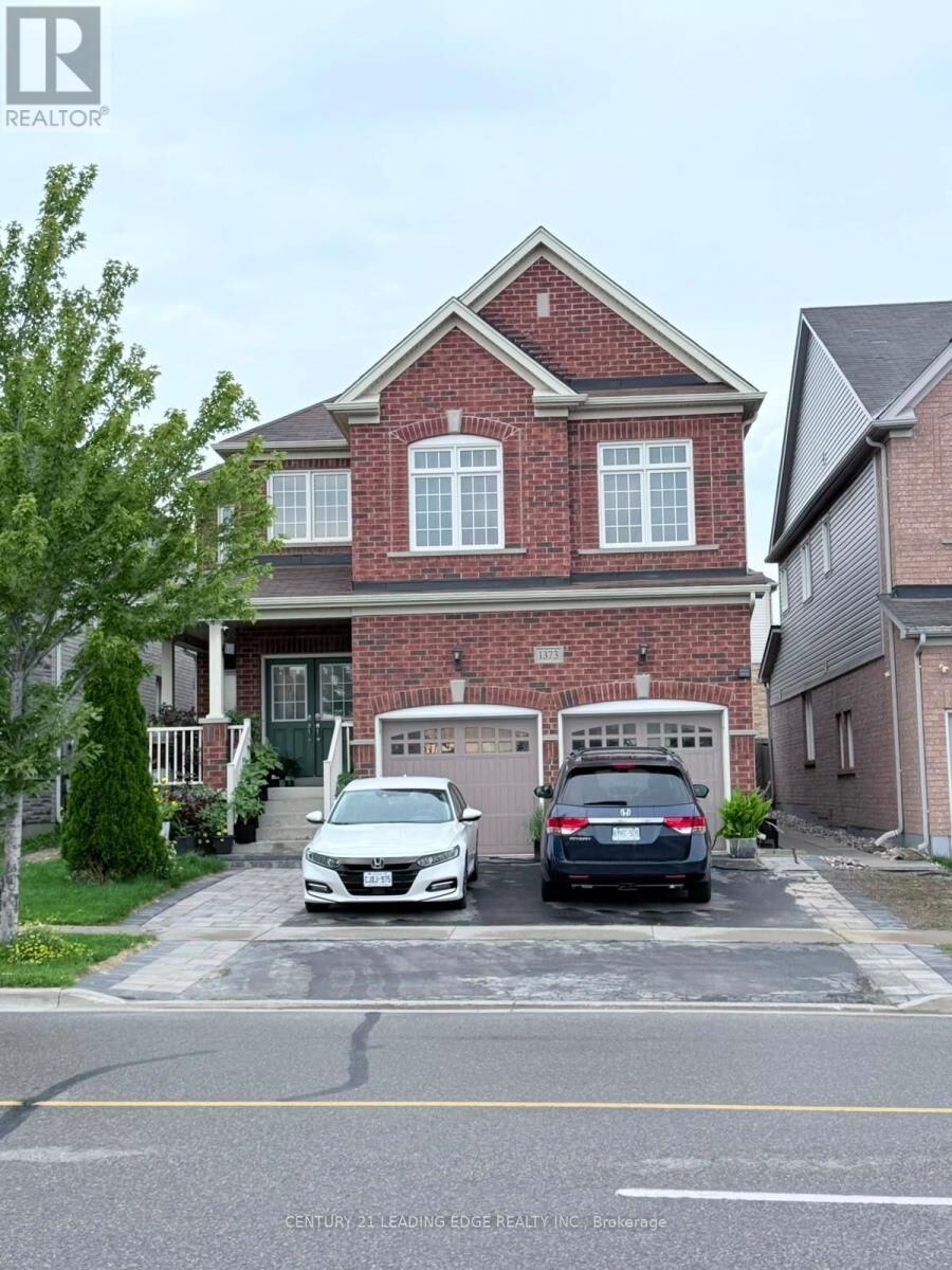 Property Photo: 1373 Clearbrook Drive ON L1K 0G8