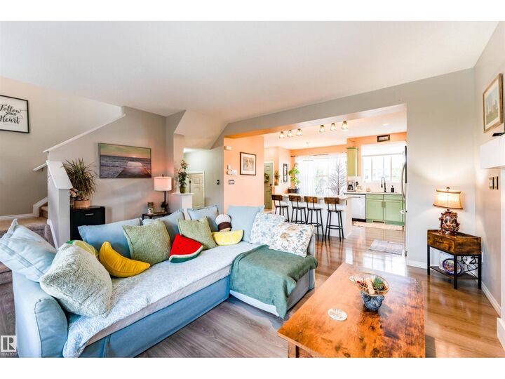 Property Photo:  725 Secord Bv NW  AB T5T 7A8 